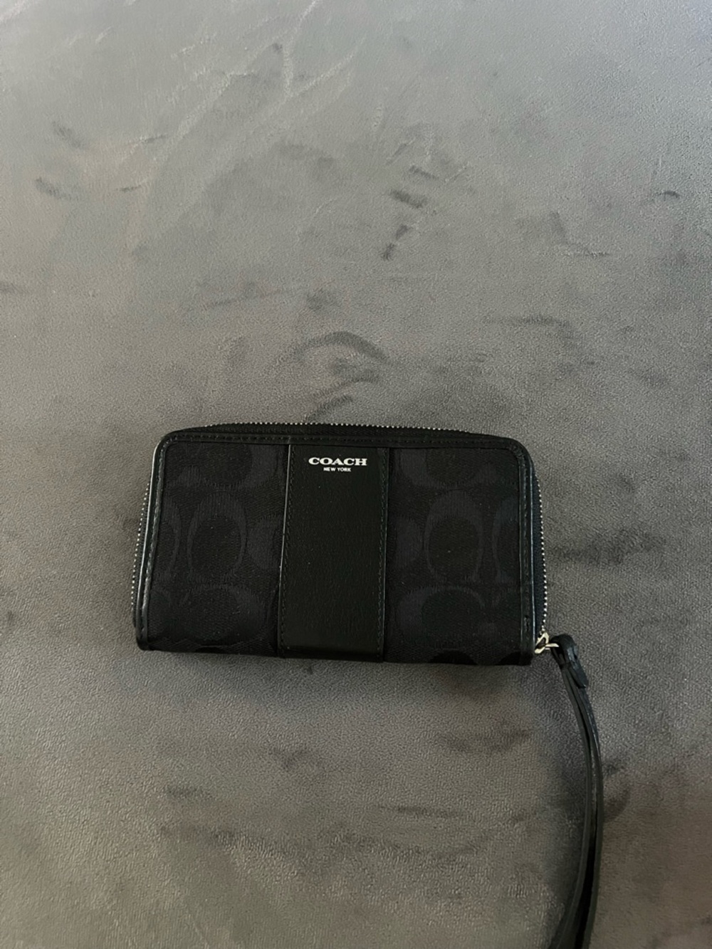 NWOT Coach Black Signature Zip Wristlet with Leather Trim